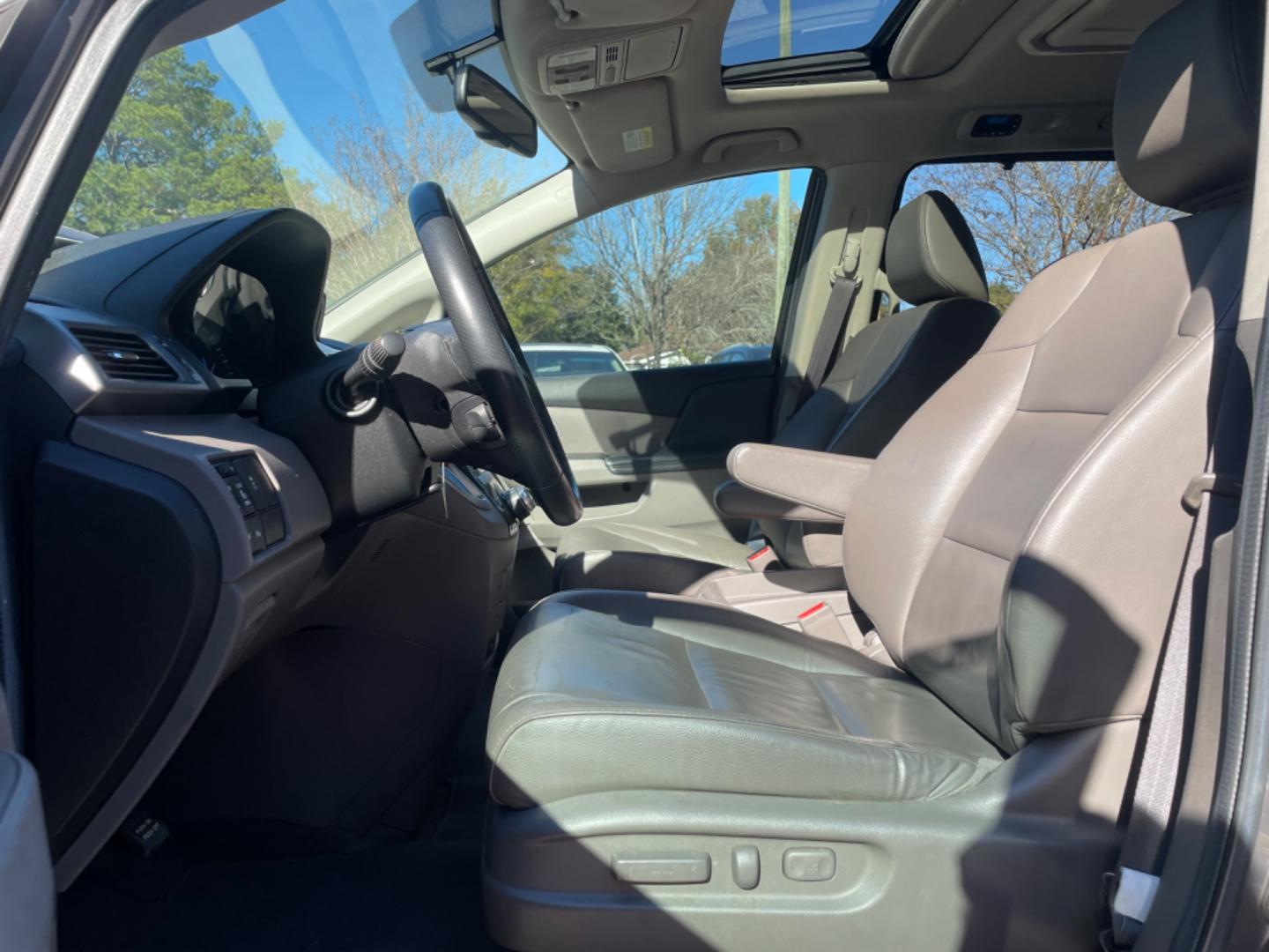 2013 GRAY HONDA ODYSSEY TOURING (5FNRL5H91DB) with an 3.5L engine, Automatic transmission, located at 5103 Dorchester Rd., Charleston, SC, 29418-5607, (843) 767-1122, 36.245171, -115.228050 - Photo#25